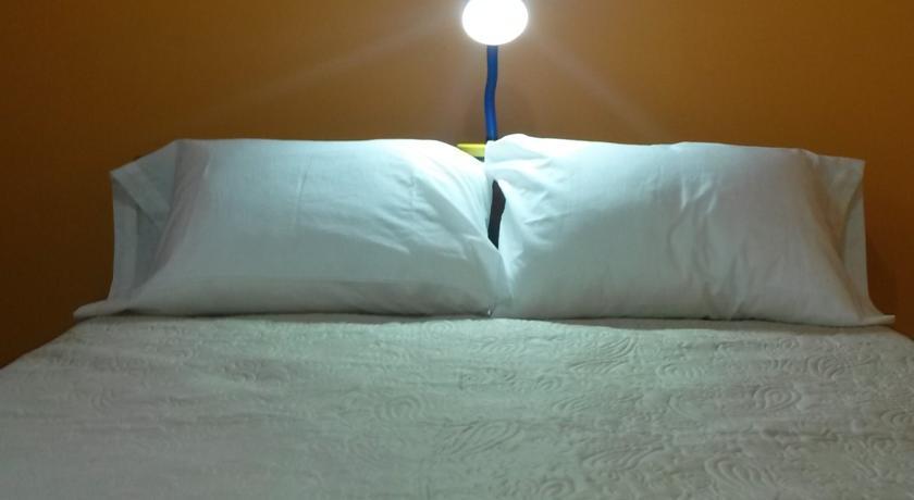 Royal Sweet Dreams Airport B&B ليما الغرفة الصورة